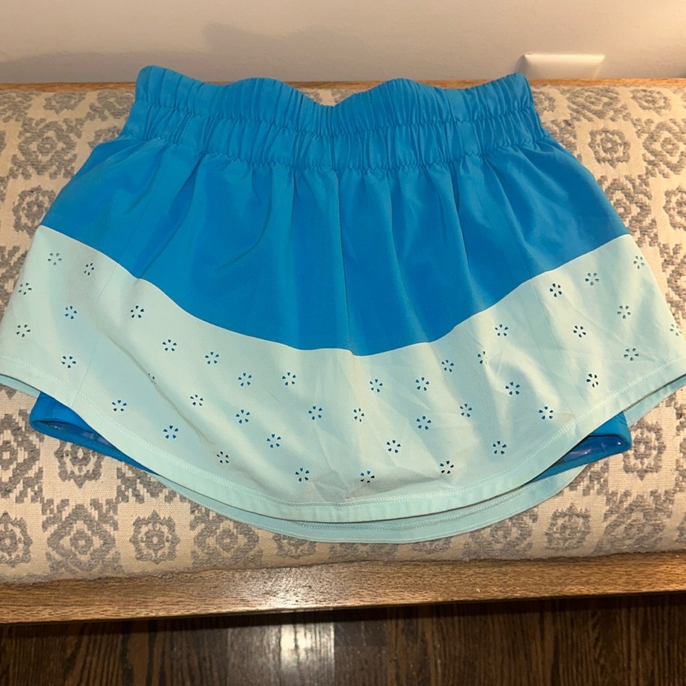 Lululemon Run Breeze By Skirt Sz 2 Blue